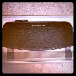 Burberry Elmore - Haymarket Check ZipAround Wallet
